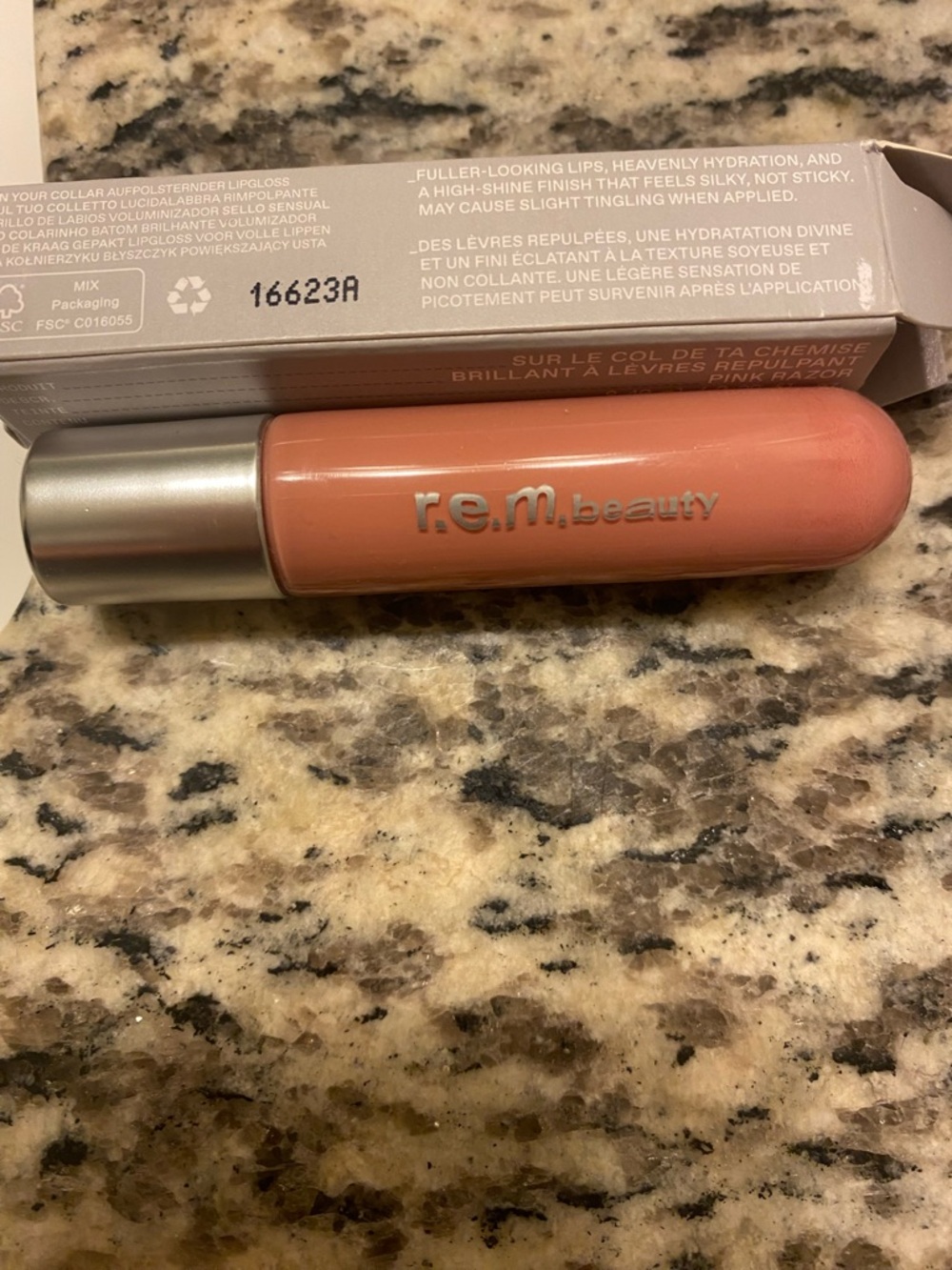 r.e.m. beauty Hydrating Lip Gloss - Coral Peach Shine
